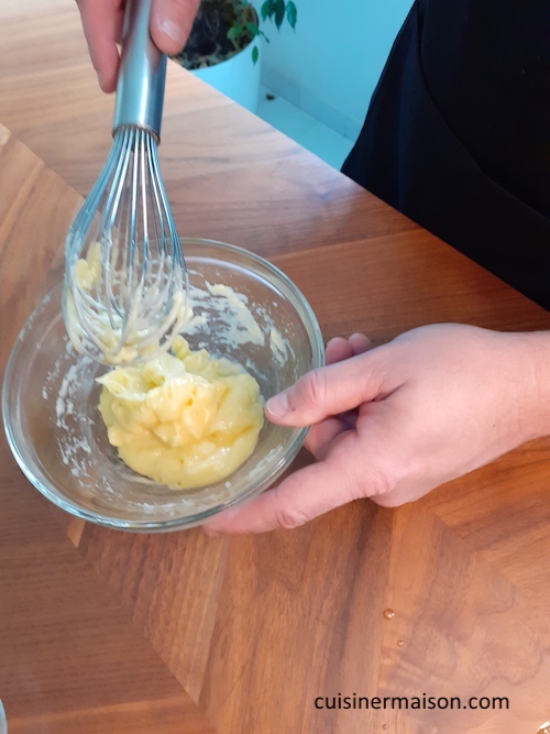 Beat the sauce with a whisk