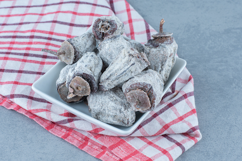 dried dates with white film