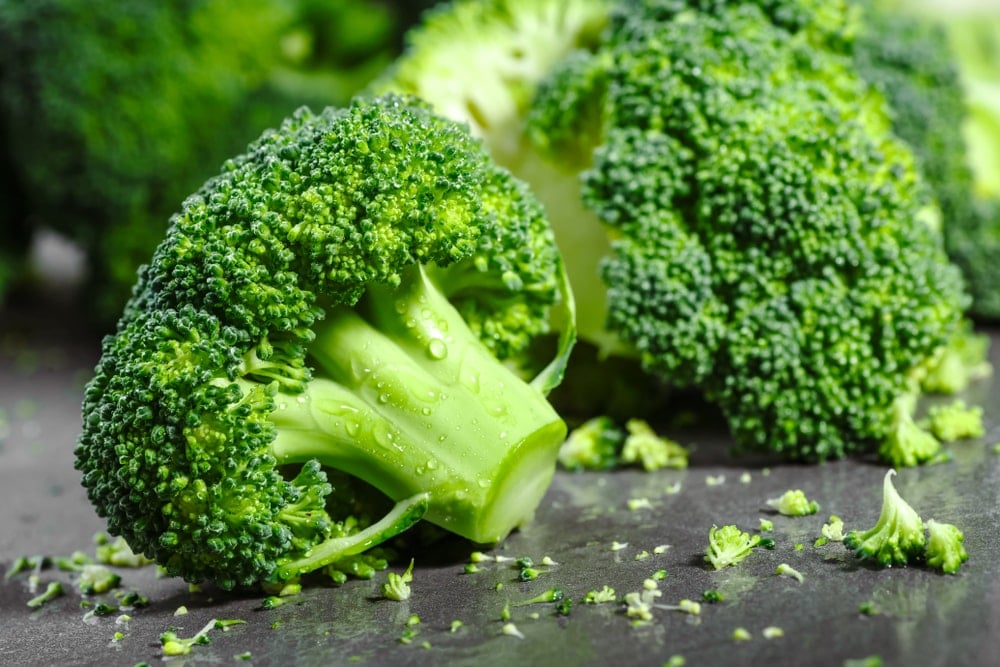 How long does cooked broccoli last in the fridge