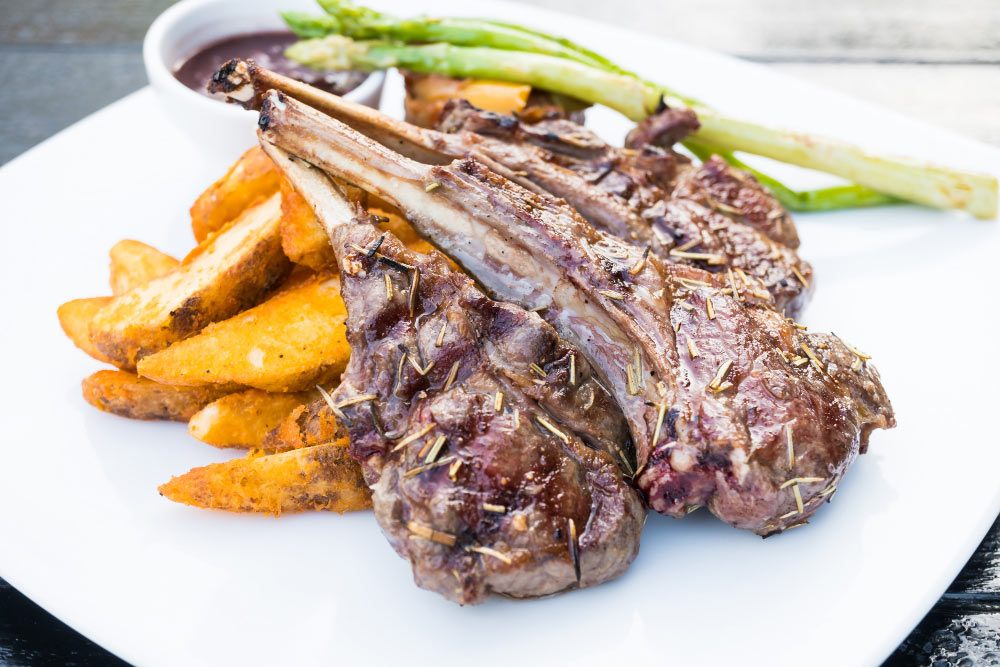 What do lamb chops taste like?