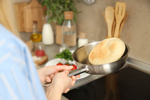 How to cook with a stainless steel pan.