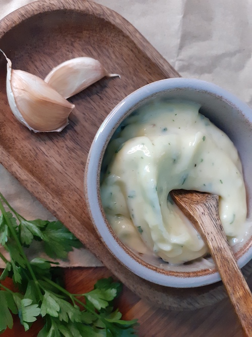 Our Garlic and Parsley Sauce Recipe: a Real Delight!