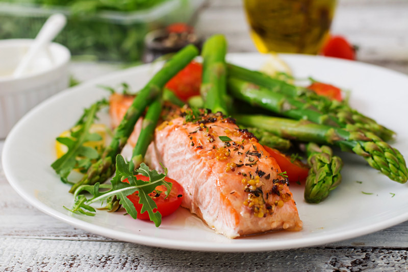 An important question: how much protein does 170g of salmon contain?